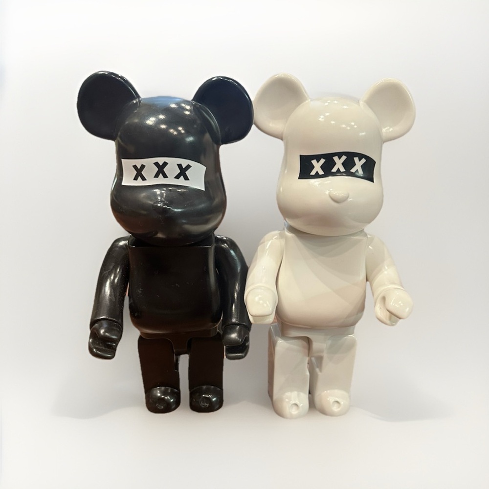 BE@RBRICK × GOD SELECTION XXX 400% Set – Black & White Figures BEARBRICK No Box